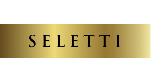 „IQOS ILUMA i x Seletti“ Limited Edition logotipas juodam fone