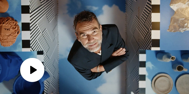 Dizaineris Stefano Seletti ir video paledimo mygtukas