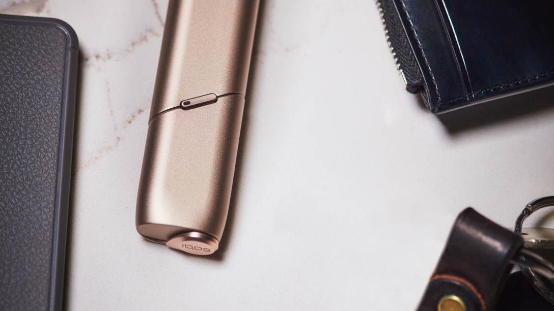 An IQOS device.