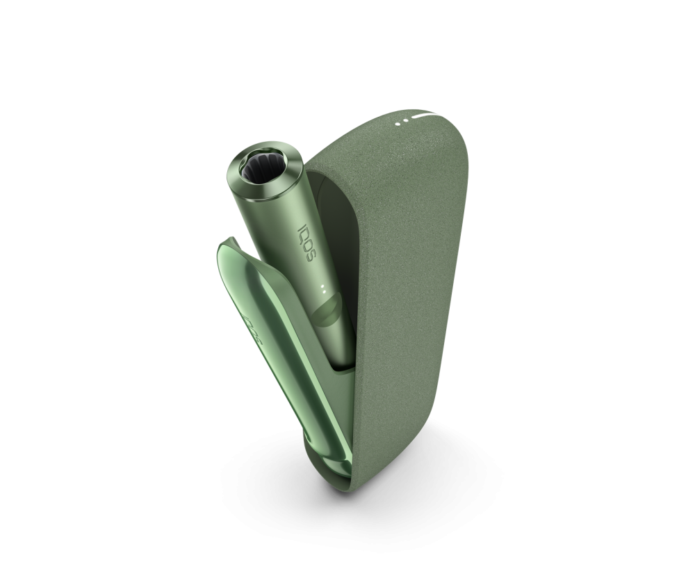 IQOS ILUMA laikiklis įrenginio viduje su atvertomis durelėmis Moss Green spalvos