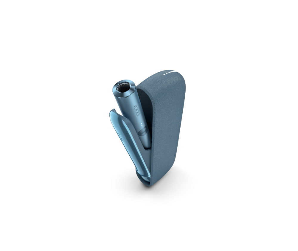 IQOS ILUMA laikiklis įrenginio viduje su atvertomis durelėmis Azure Blue spalvos